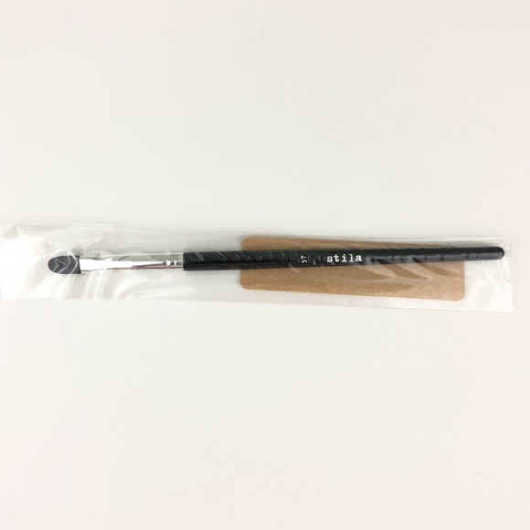 STILA #37 Silicone Eye Shadow Applicator Brush NEW - Picture 2 of 3